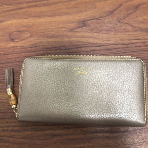 Gucci Bronze Zip-Around Pebble Leather Continental Wallet  with Bamboo Tassel. - Picture 3 of 12